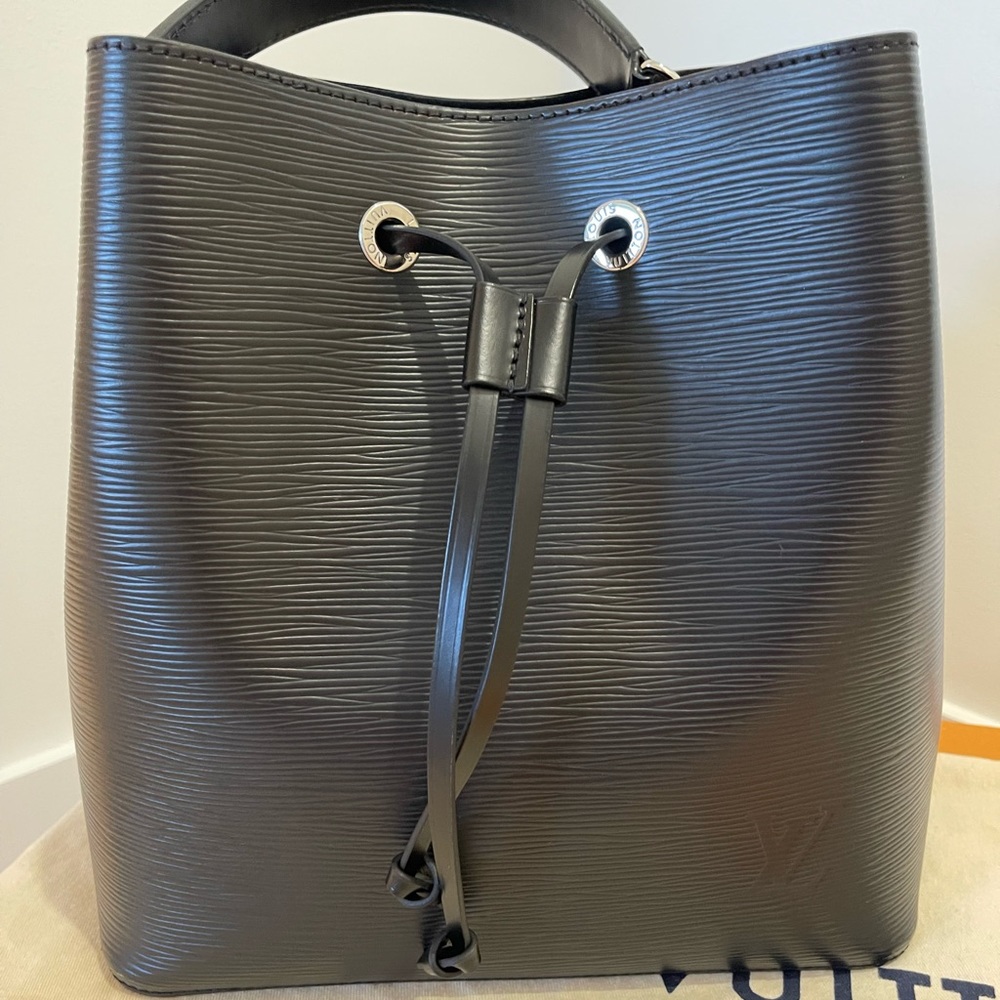 Louis Vuitton NeoNoe MM Like New